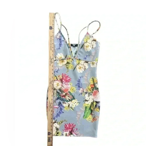 Missguided Mini Dress Floral Size 4 EUC - Picture 5 of 6